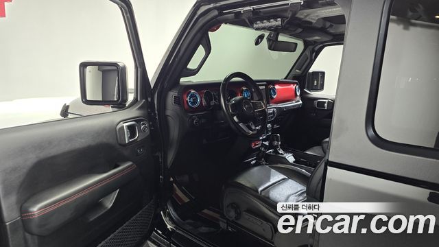 Jeep Wrangler 2021 — photo 13