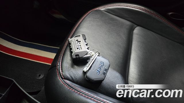 Jeep Wrangler 2021 — photo 20