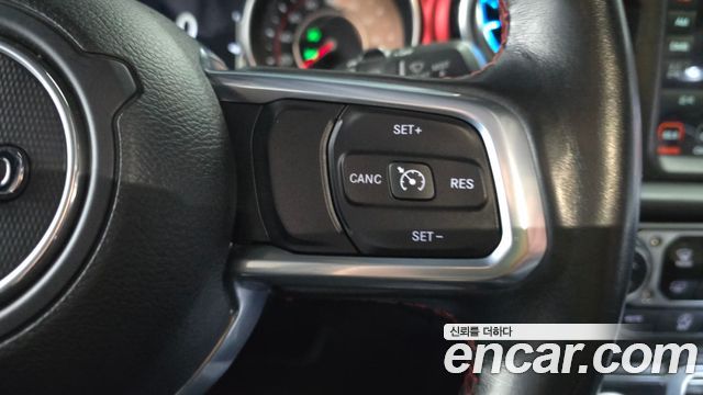 Jeep Wrangler 2021 — photo 22