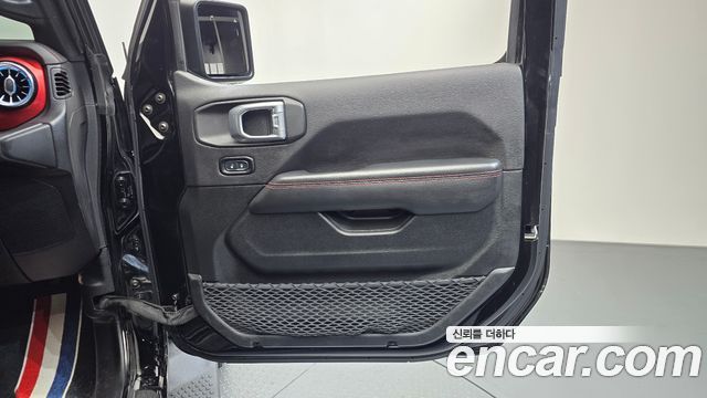 Jeep Wrangler 2021 — photo 15