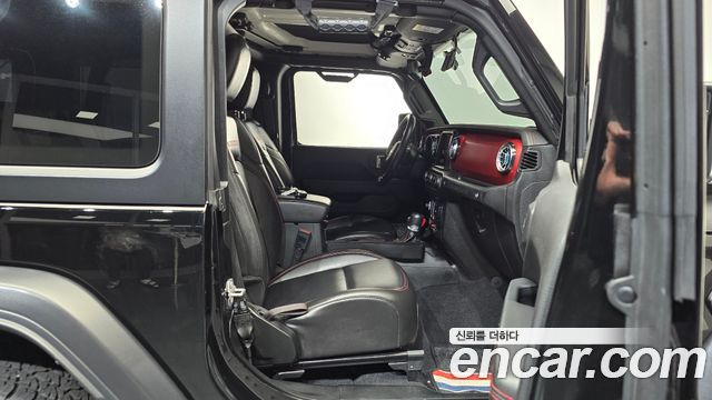 Jeep Wrangler 2021 — photo 16