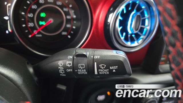 Jeep Wrangler 2021 — photo 29
