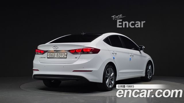 Hyundai AVANTE 2018 — photo 2