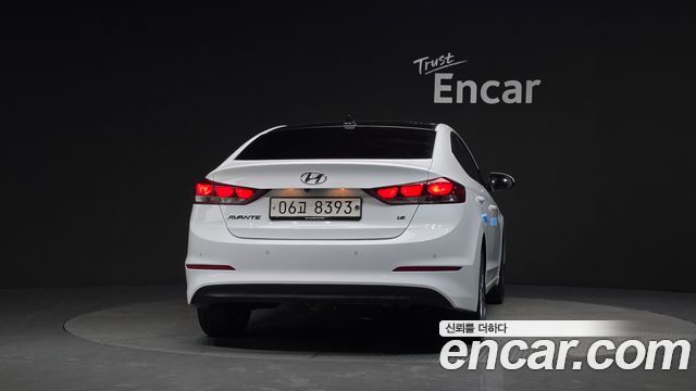 Hyundai AVANTE 2018 — photo 4