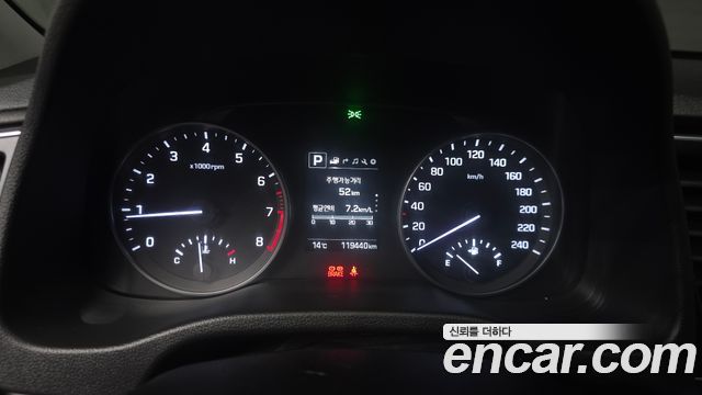 Hyundai AVANTE 2018 — photo 11