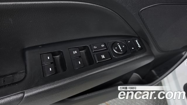 Hyundai AVANTE 2018 — photo 17
