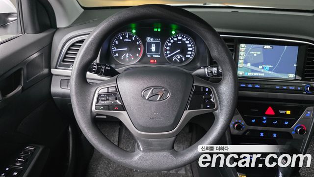 Hyundai AVANTE 2018 — photo 19