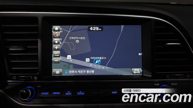 Hyundai AVANTE 2018 — photo 26