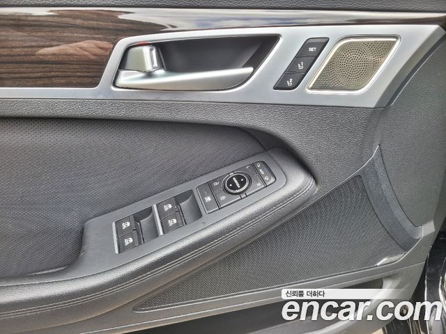 Genesis G80 2017 — photo 12