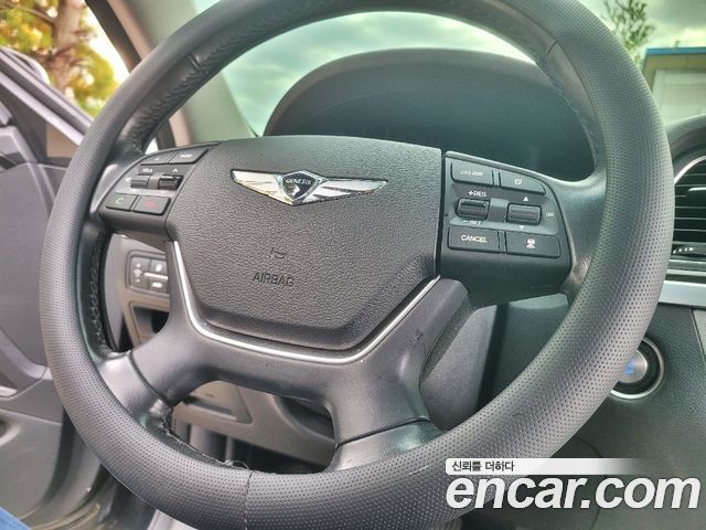 Genesis G80 2017 — photo 15