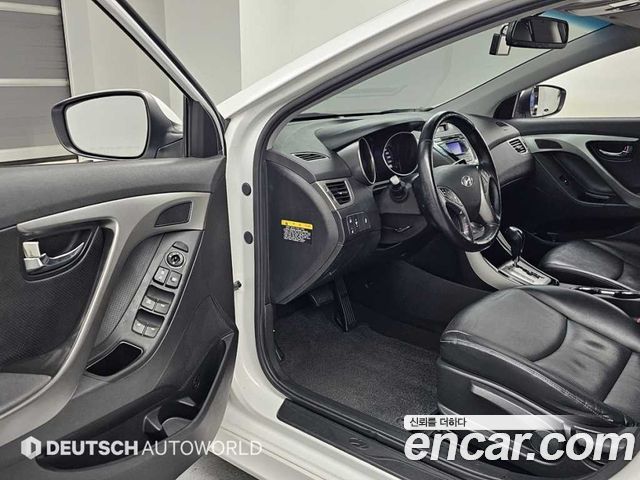 Hyundai AVANTE 2013 — photo 11