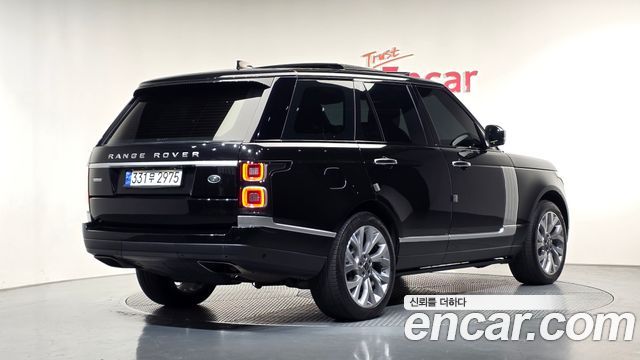 Land Rover Range Rover 2018 — photo 2