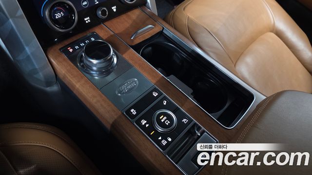 Land Rover Range Rover 2018 — photo 12