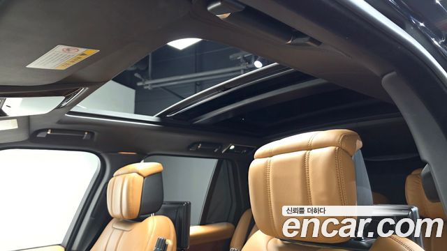 Land Rover Range Rover 2018 — photo 22