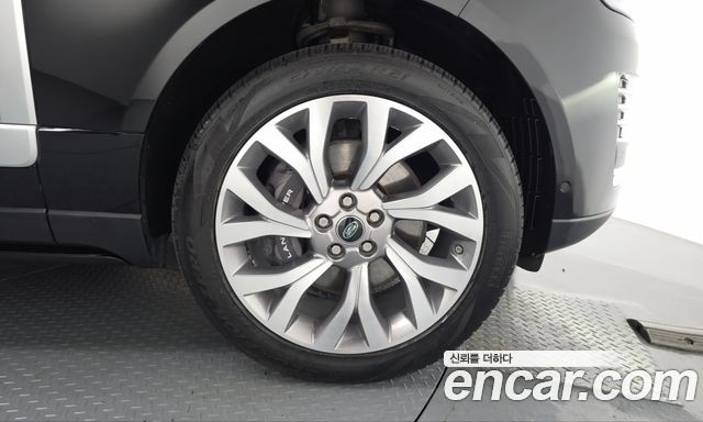 Land Rover Range Rover 2018 — photo 7