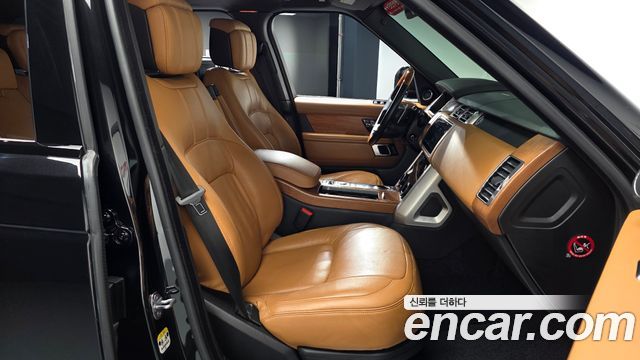 Land Rover Range Rover 2018 — photo 16