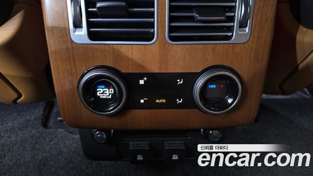Land Rover Range Rover 2018 — photo 31