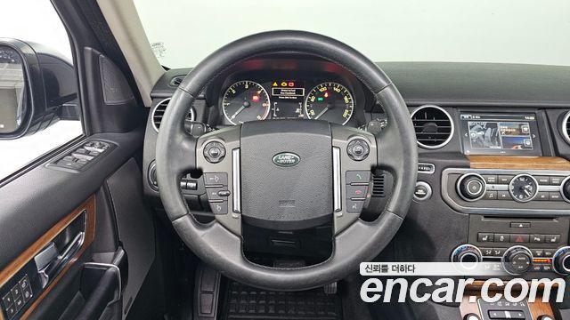 Land Rover Discovery 2016 — photo 13