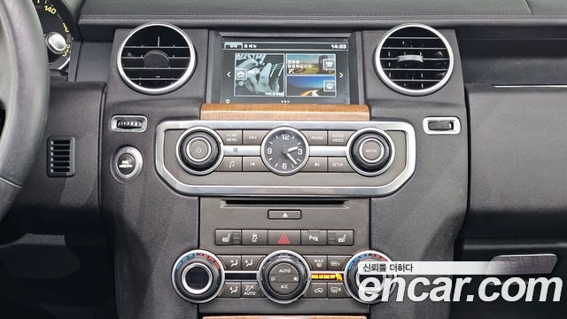 Land Rover Discovery 2016 — photo 14