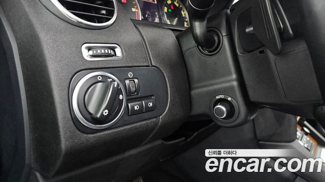 Land Rover Discovery 2016 — photo 17