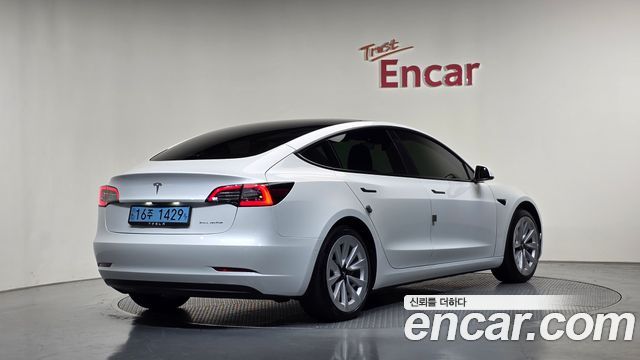 Tesla Model 3 2022 — photo 2