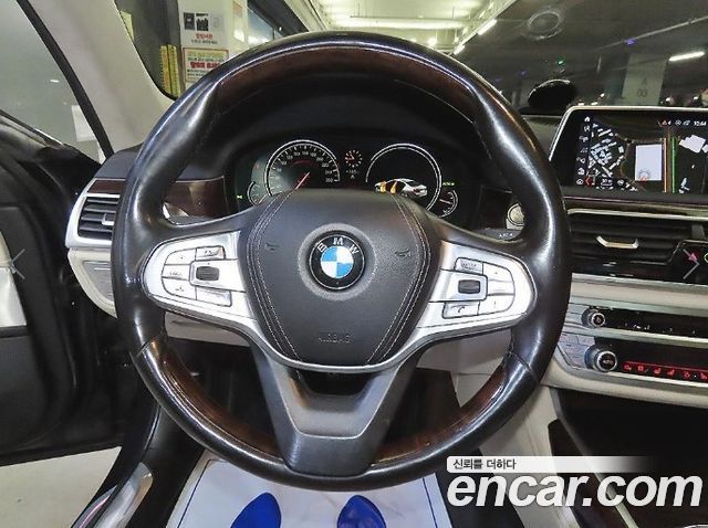BMW 7-Series 2016 — photo 8