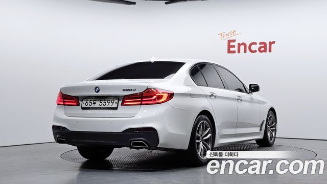 BMW 5-Series 2017 — photo 2