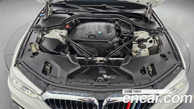 BMW 5-Series 2017 — photo 6