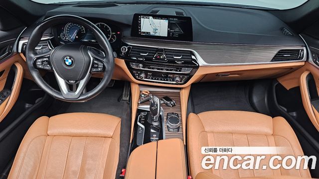 BMW 5-Series 2017 — photo 10