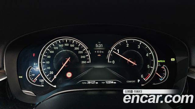 BMW 5-Series 2017 — photo 11