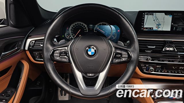 BMW 5-Series 2017 — photo 19