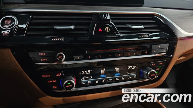 BMW 5-Series 2017 — photo 24