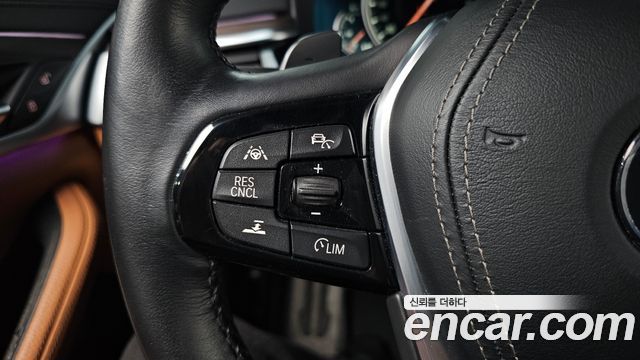 BMW 5-Series 2017 — photo 28