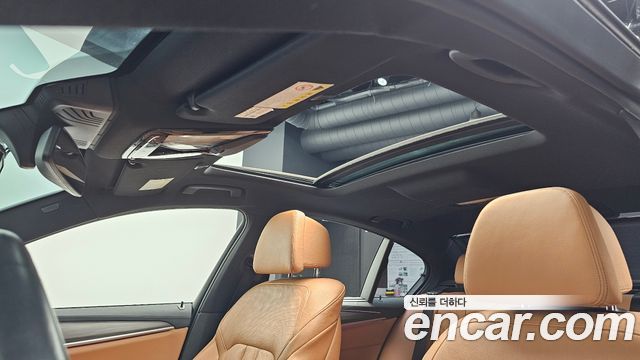 BMW 5-Series 2017 — photo 34
