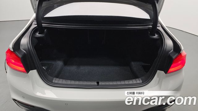BMW 5-Series 2017 — photo 37