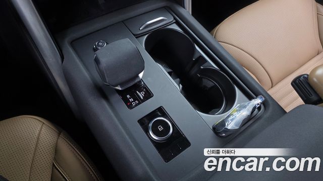 Land Rover Discovery 2024 — photo 12