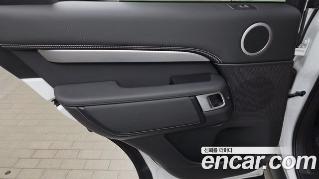 Land Rover Discovery 2024 — photo 15
