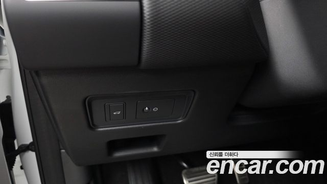 Land Rover Discovery 2024 — photo 27