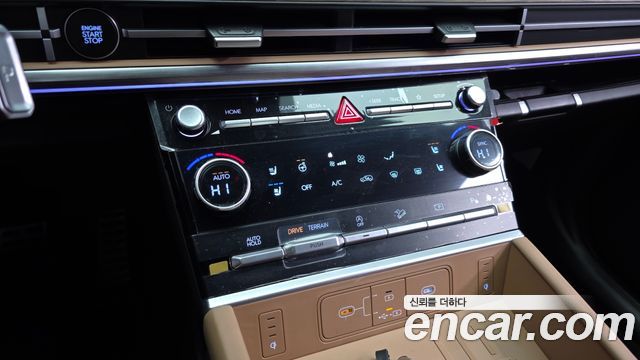 Hyundai Santafe 2025 — photo 23