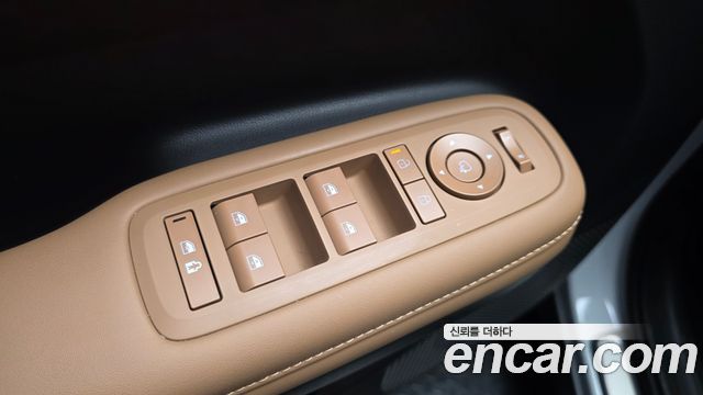 Hyundai Santafe 2025 — photo 28
