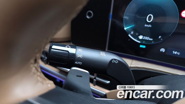 Hyundai Santafe 2025 — photo 29