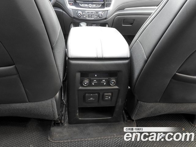 Chevrolet Korea Traverse 2023 — photo 14