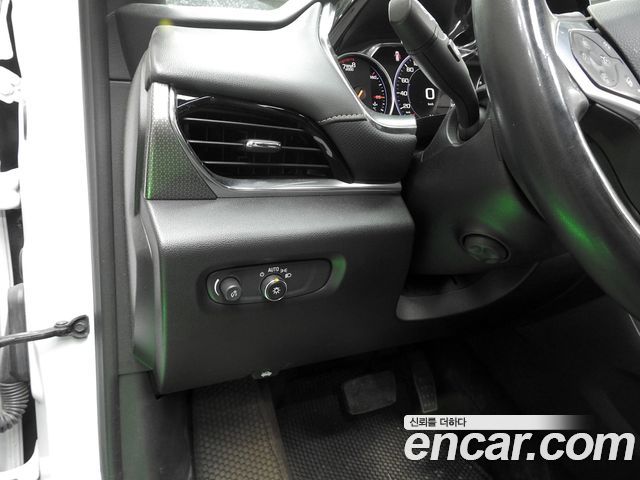 Chevrolet Korea Traverse 2023 — photo 16
