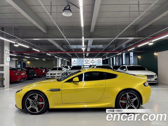 Aston Martin Vantage 2016 — photo 4