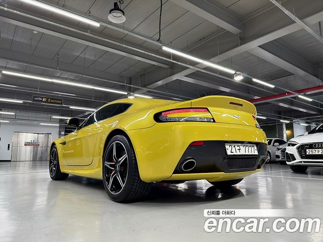 Aston Martin Vantage 2016 — photo 6