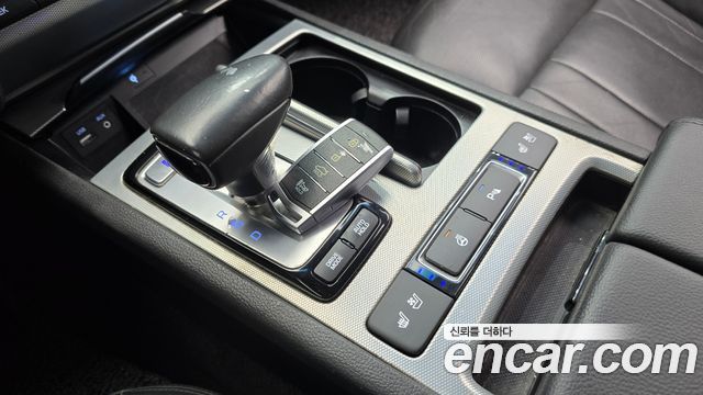 Genesis G80 2017 — photo 9