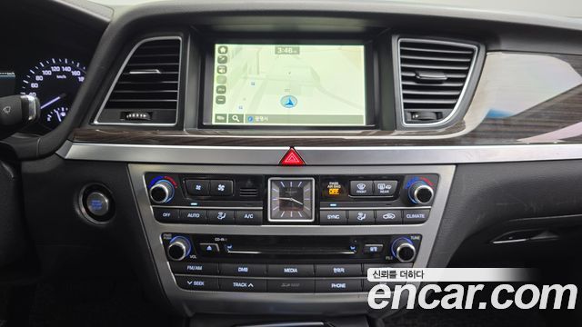 Genesis G80 2017 — photo 12