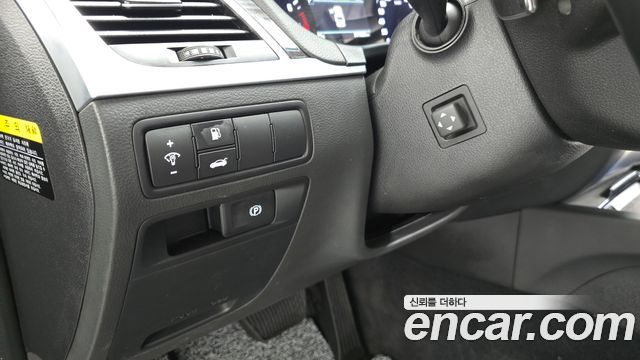 Genesis G80 2017 — photo 17