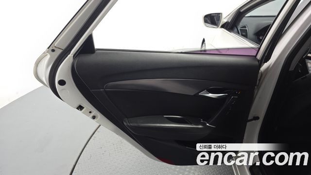 Hyundai i40 2012 — photo 15