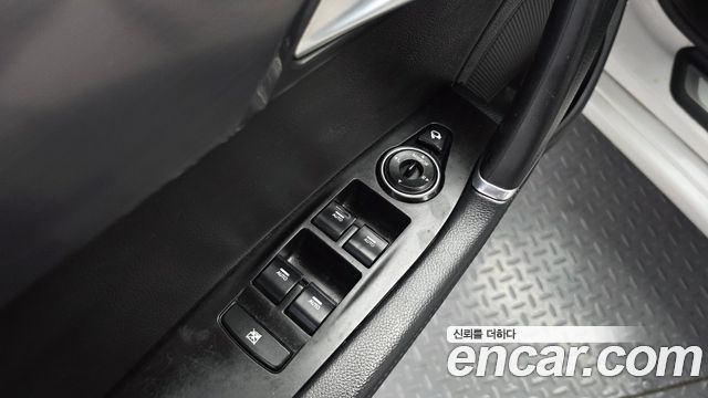 Hyundai i40 2012 — photo 28